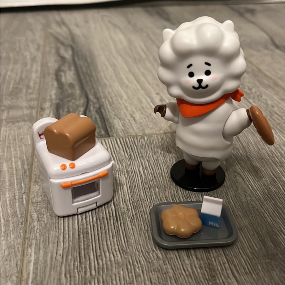BT21 universtar blind collectible figure series 1 (RJ)